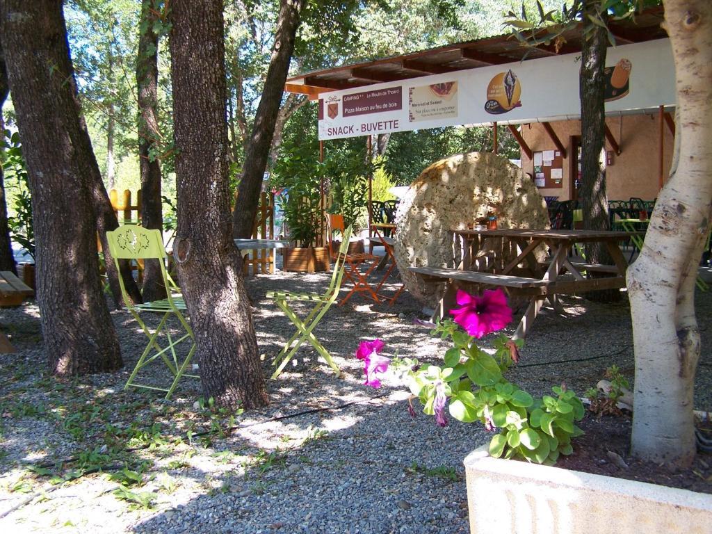 Moulin De La Roque Hotel Althen-des-Paluds Bagian luar foto