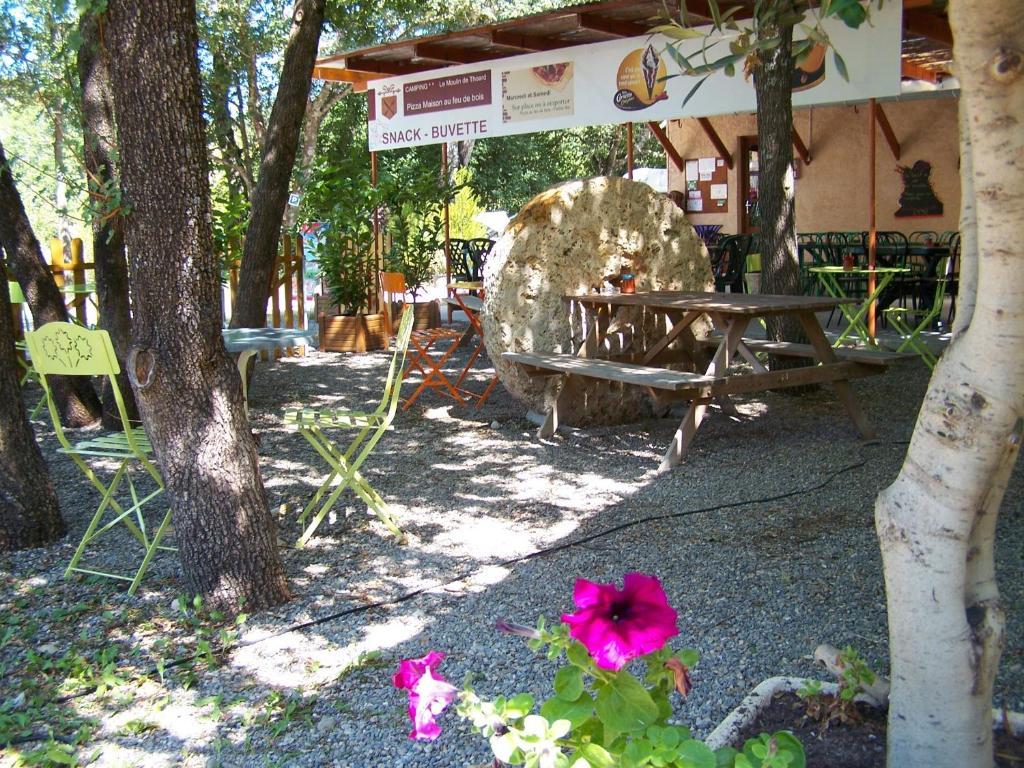 Moulin De La Roque Hotel Althen-des-Paluds Bagian luar foto